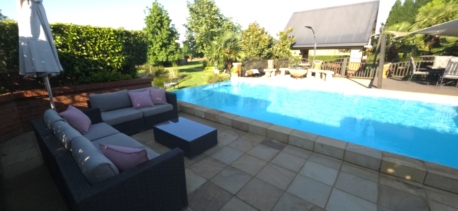 5 Bedroom Property for Sale in Grimbeeck Park North West